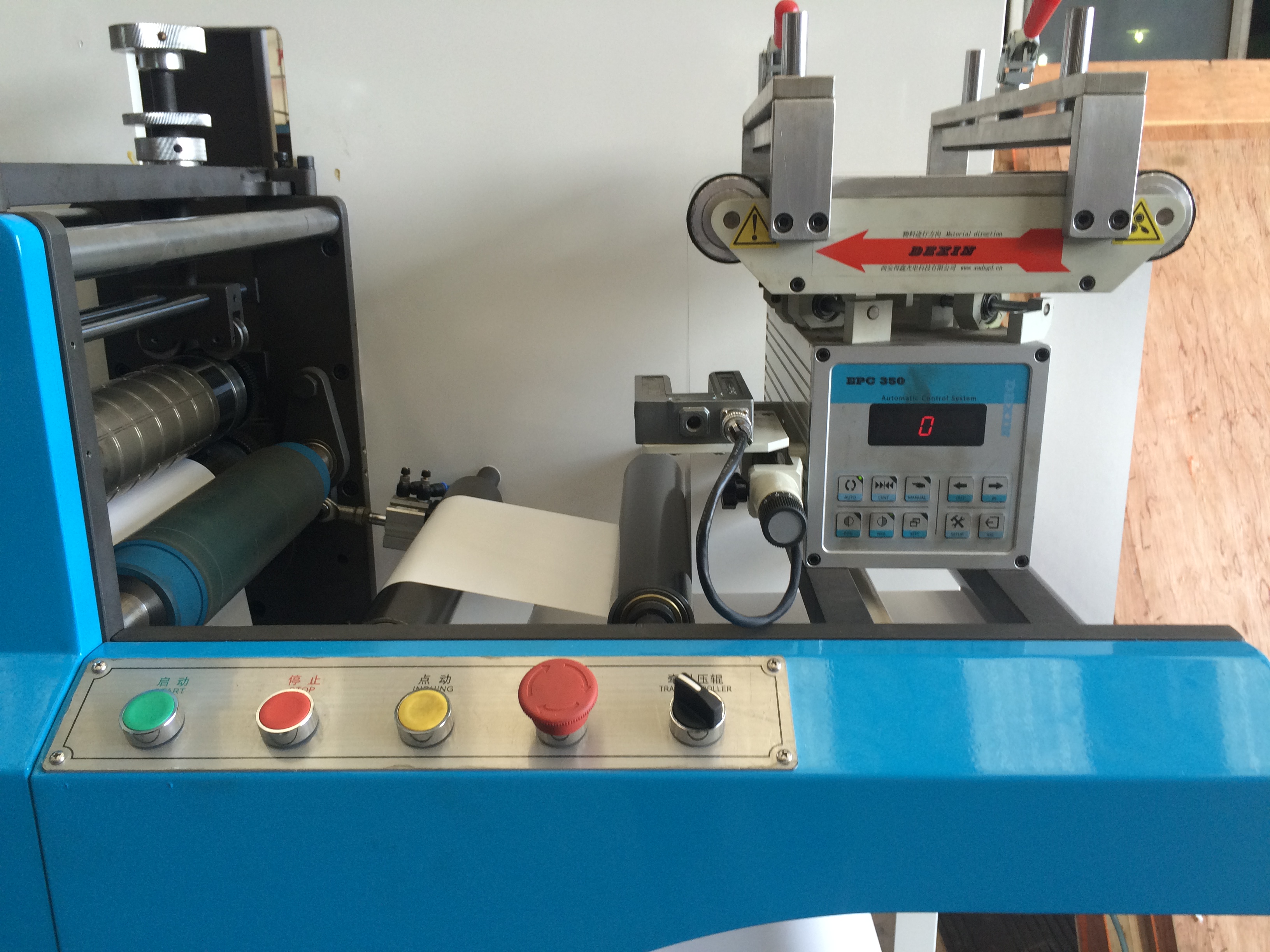 Barcode Label Hand Small Die Secans Machina